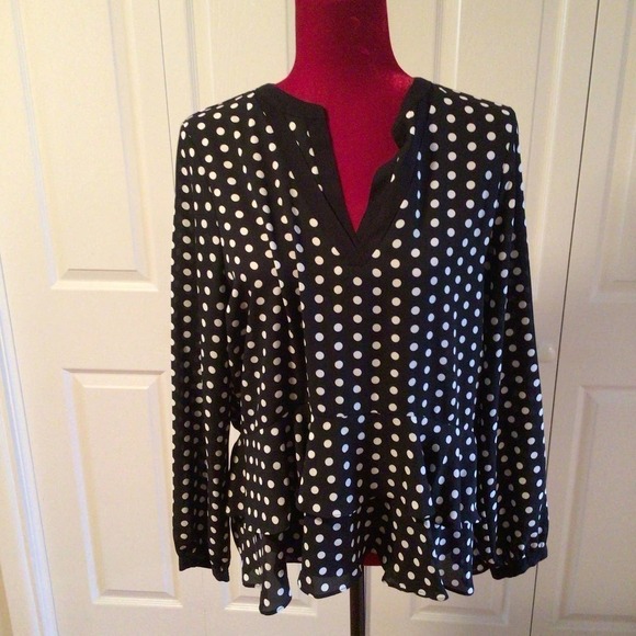 Elle polka Dot ruffle blouse  Sz Medium - Picture 1 of 5